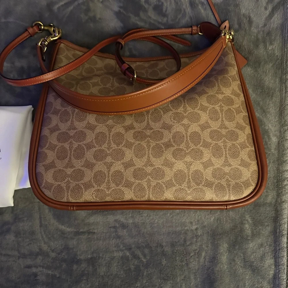 🔥Coach Signature Canvas and Red Leather Shoulder Bag - Picture 3 of 14